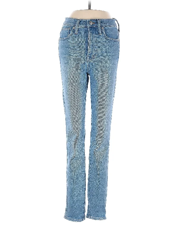 High-Rise Straight-leg Jeans in Light Wash