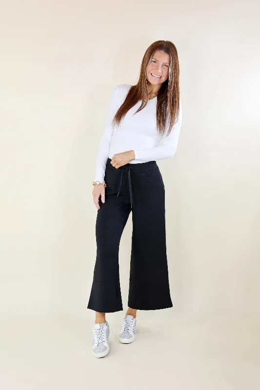 SPANX | AirEssentials Cropped Wide Leg Pants in Black