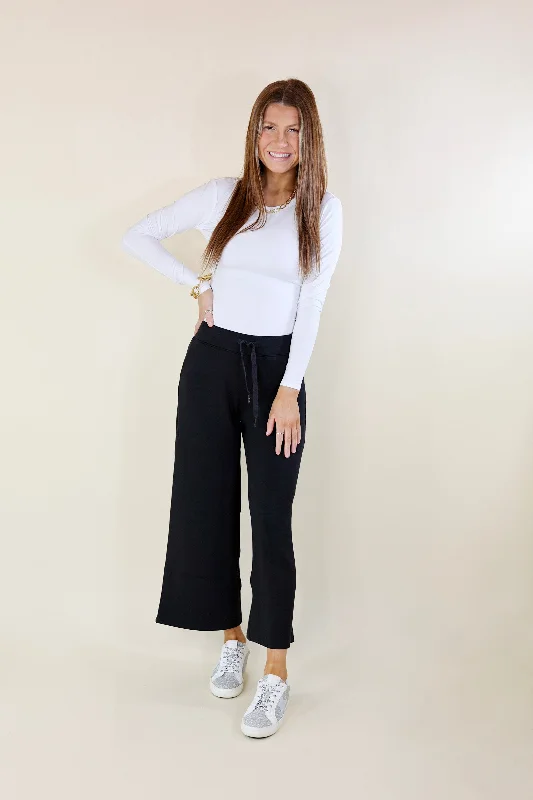 SPANX | AirEssentials Cropped Wide Leg Pants in Black