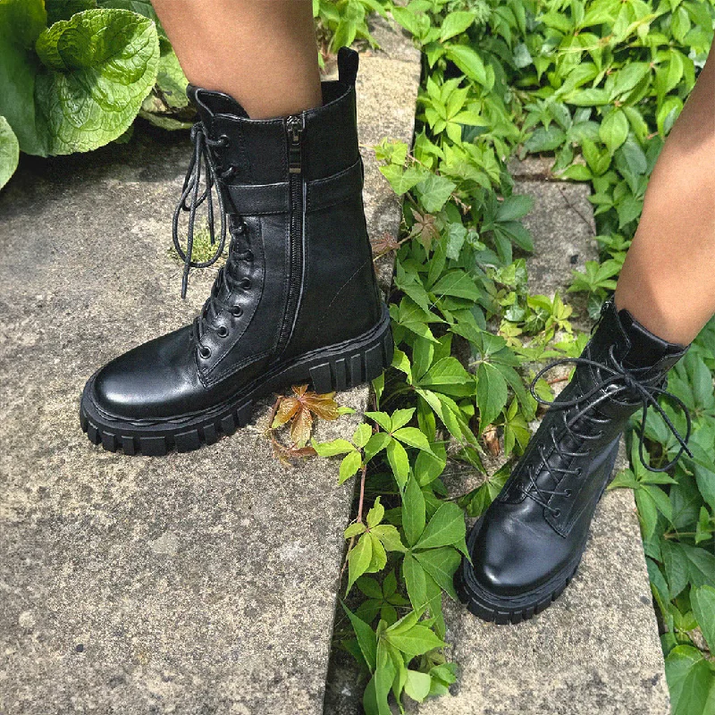 *CAMMI - lace up belted army boots