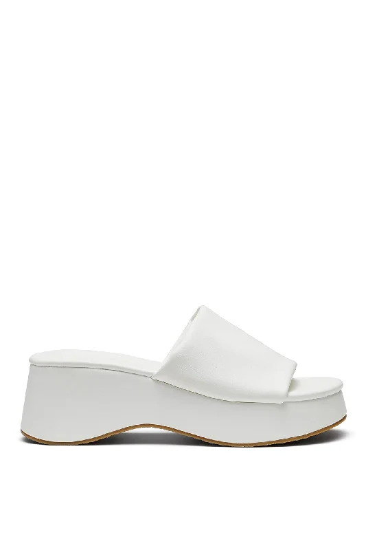 THERAPY Cindy Sandal White