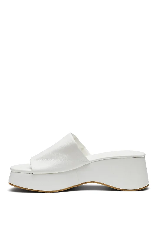 THERAPY Cindy Sandal White